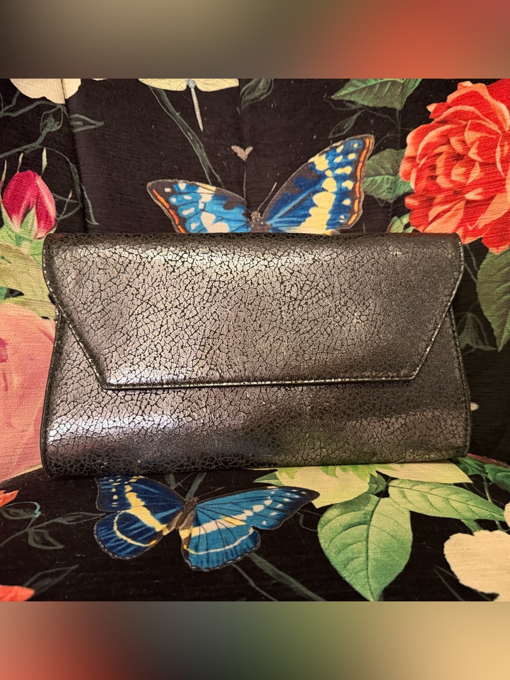 Urban Expressions Metallic Silver Crackle Envelope Clutch